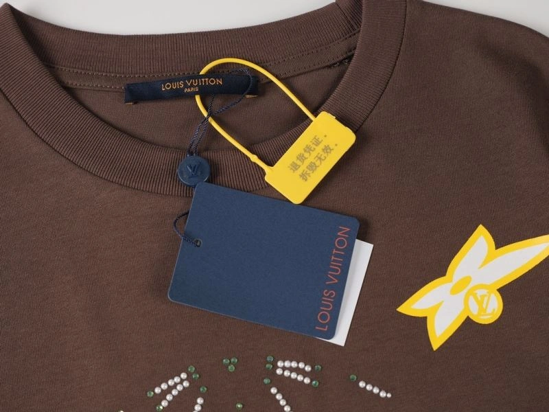 Lightweight Louis Vuitton T-Shirts 138410