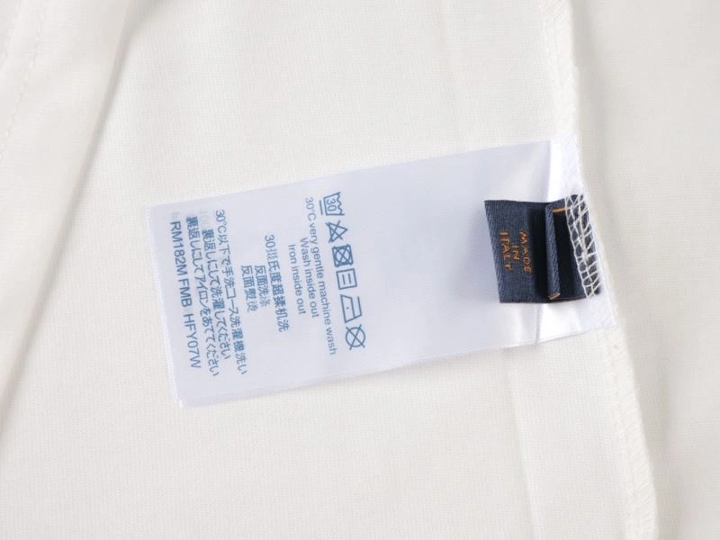 WeatherProof Louis Vuitton T-Shirts 138413