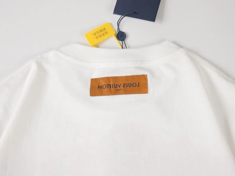 WeatherProof Louis Vuitton T-Shirts 138413
