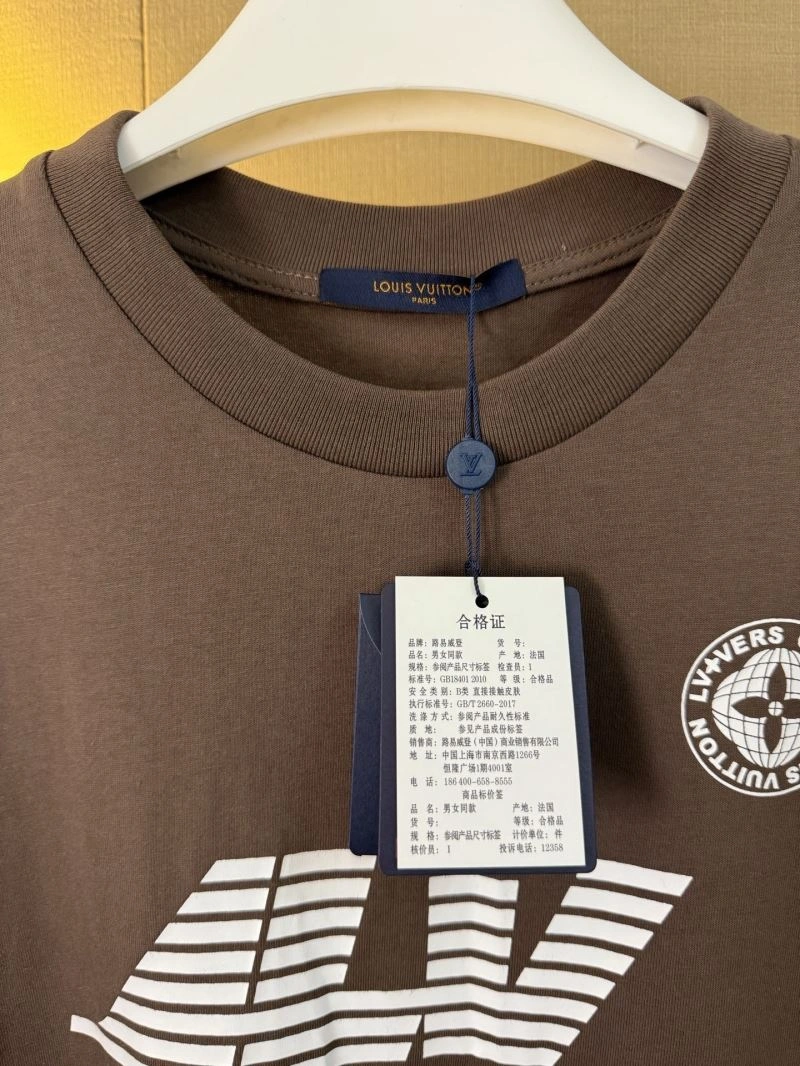 Louis Vuitton T-Shirts Snug 138404