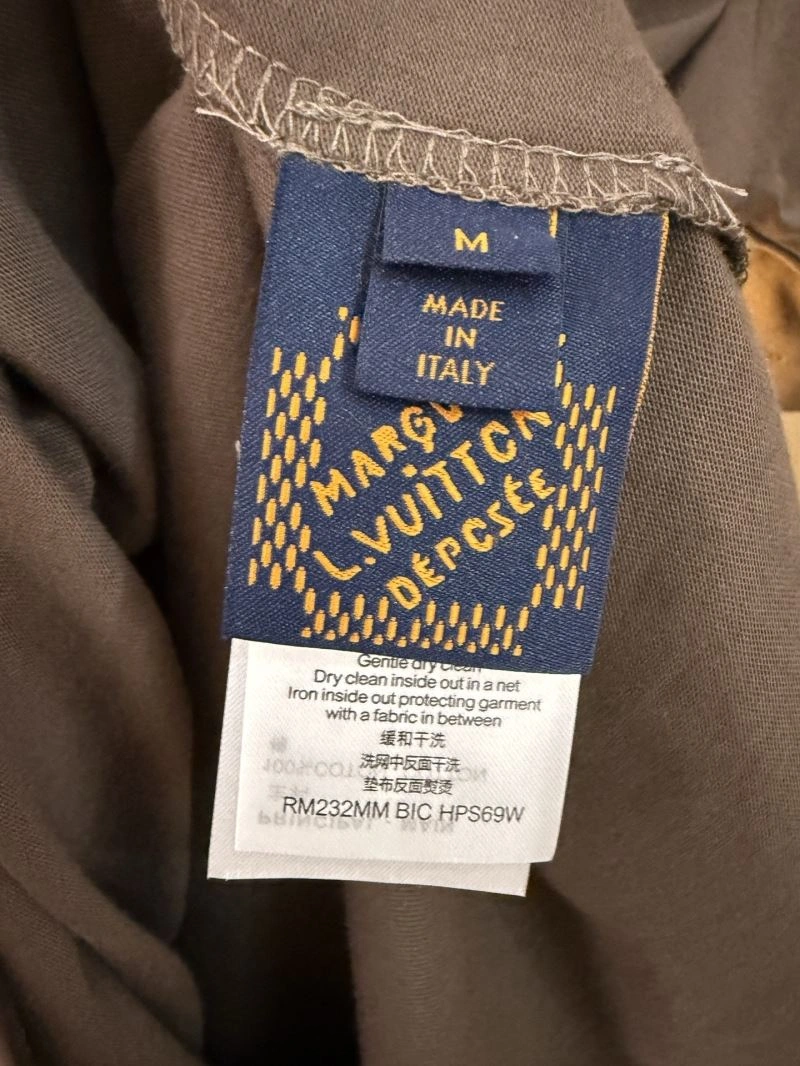 Louis Vuitton T-Shirts Snug 138404