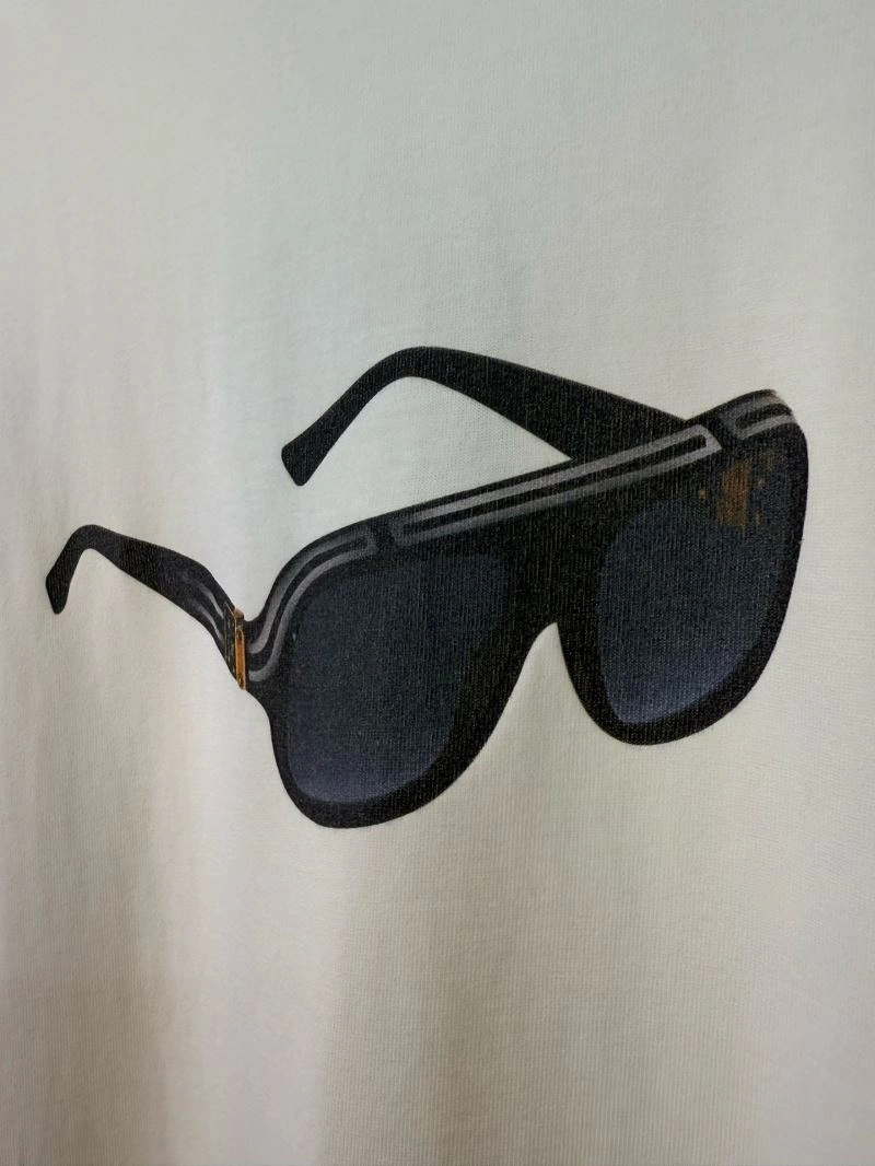EyeCatching Louis Vuitton T-Shirts 138397
