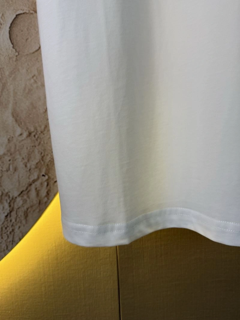 EyeCatching Louis Vuitton T-Shirts 138397