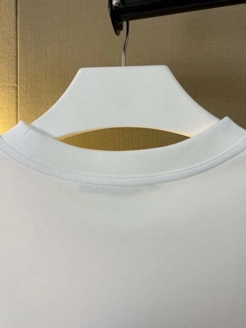 EyeCatching Louis Vuitton T-Shirts 138397