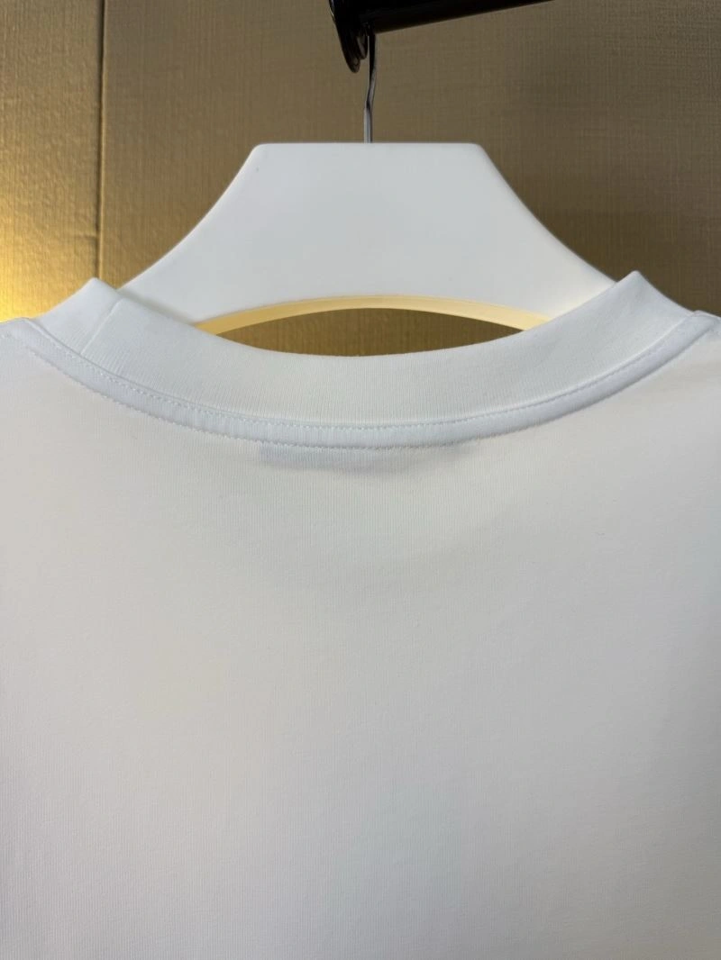 EyeCatching Louis Vuitton T-Shirts 138397