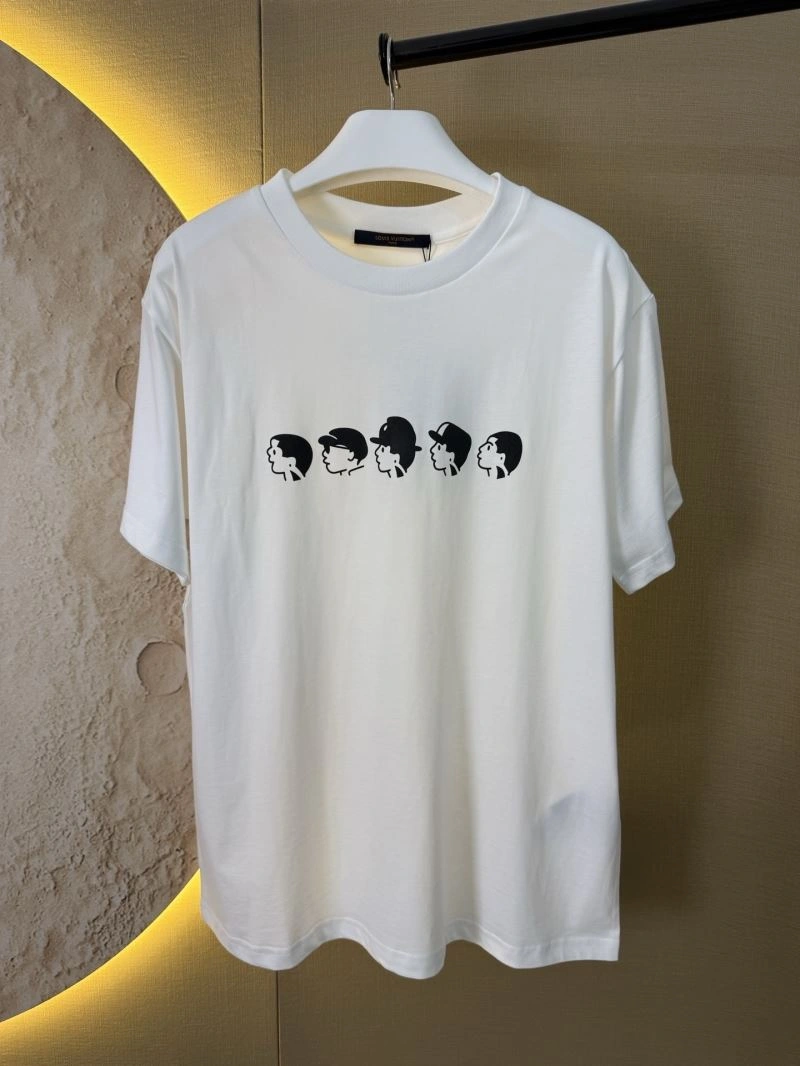 Louis Vuitton T-Shirts Sporty 138395