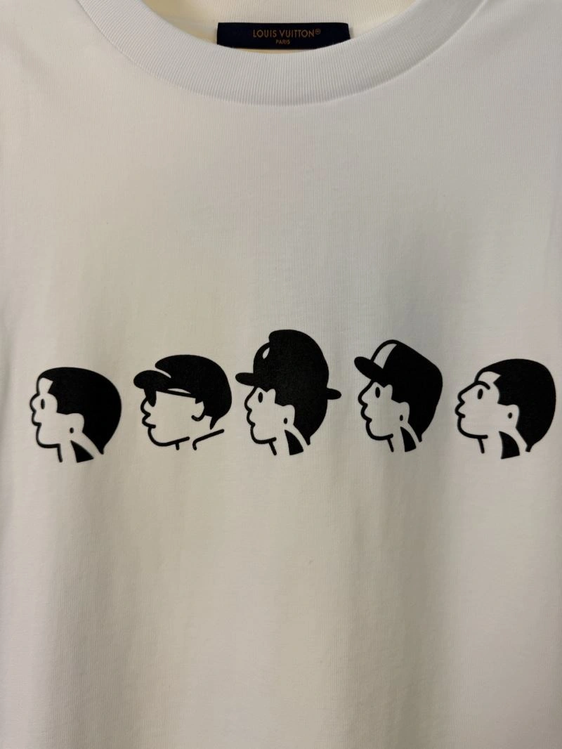 Louis Vuitton T-Shirts Sporty 138395