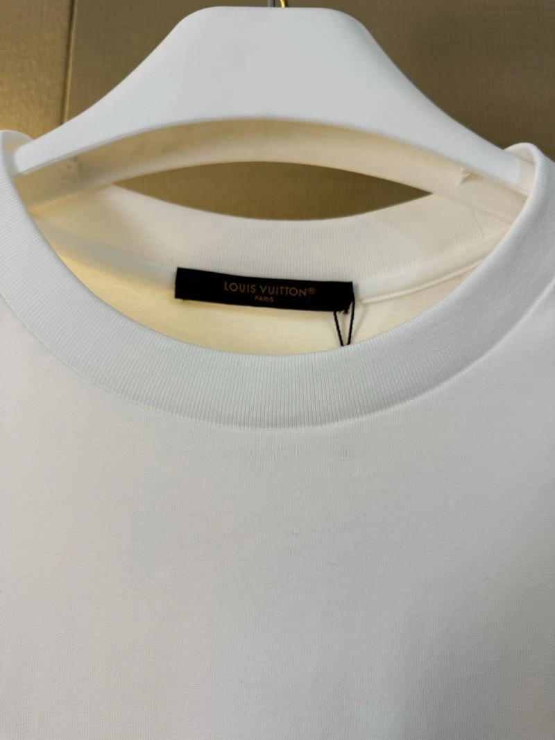 Louis Vuitton T-Shirts Sporty 138395