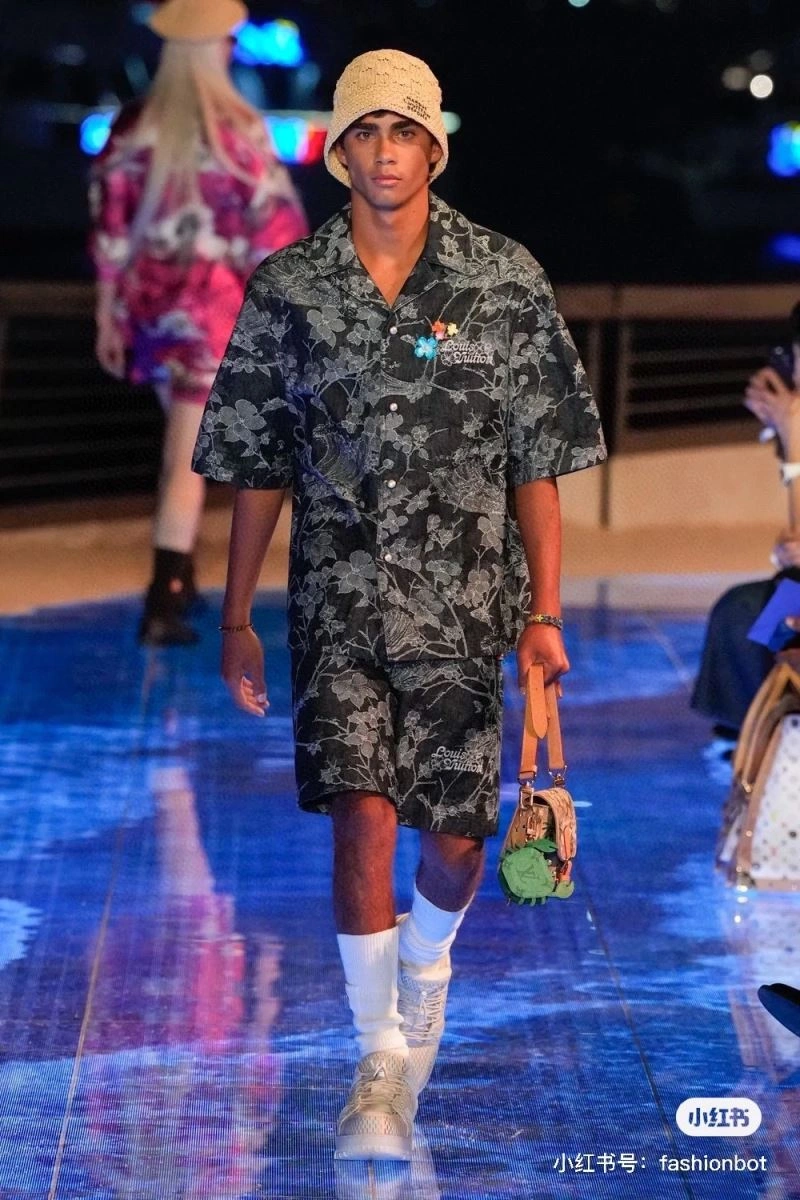 Louis Vuitton T-Shirts Functional 138391