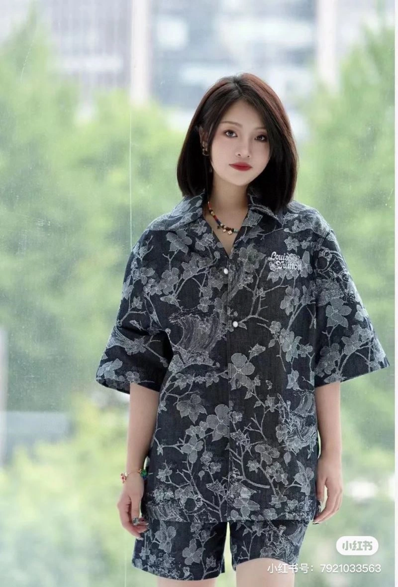 Louis Vuitton T-Shirts Functional 138391