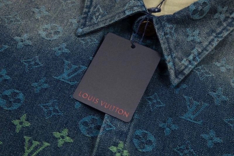 Bold Louis Vuitton T-Shirts 138382