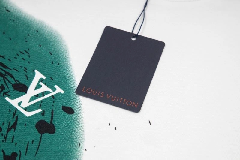 WaterResistant Louis Vuitton T-Shirts 138383