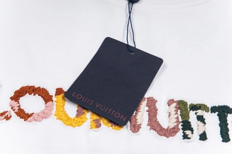 Louis Vuitton T-Shirts WellDesigned 138384