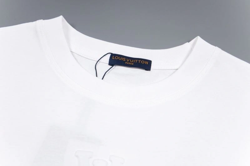 UrbanChic Louis Vuitton T-Shirts 138385