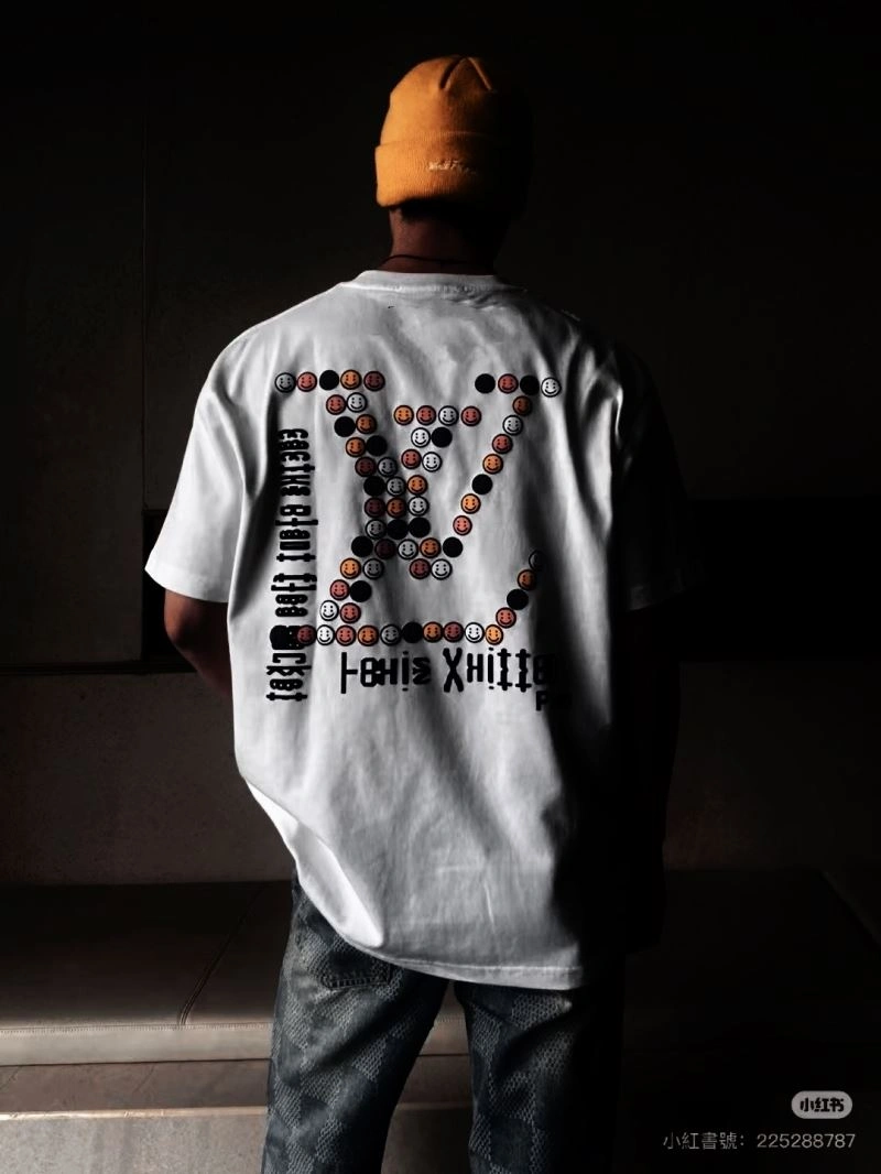 UrbanChic Louis Vuitton T-Shirts 138385