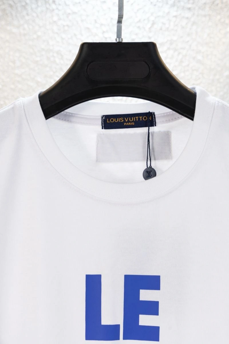 Louis Vuitton T-Shirts Sophisticated 138389