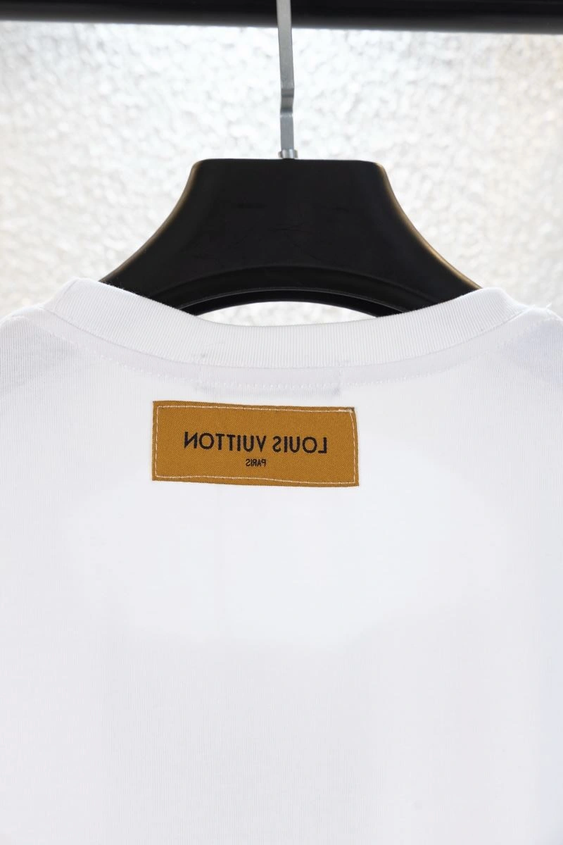 Louis Vuitton T-Shirts Sophisticated 138389