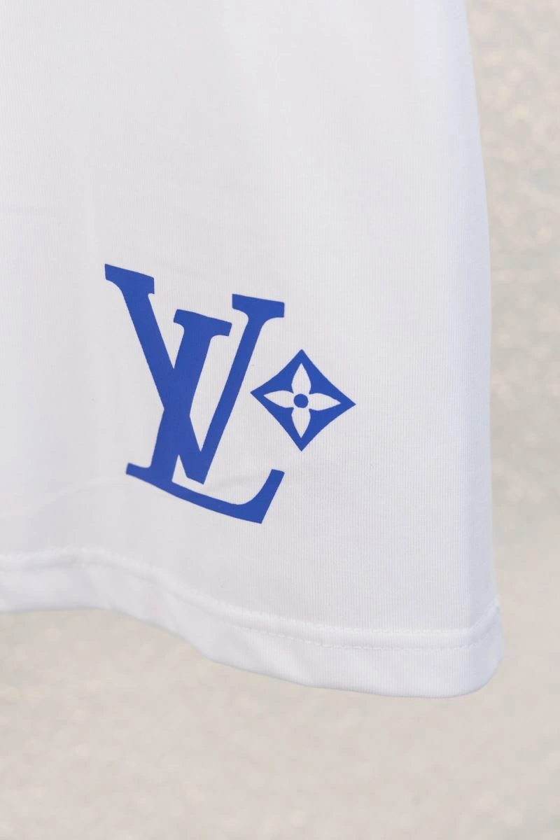 Louis Vuitton T-Shirts Sophisticated 138389