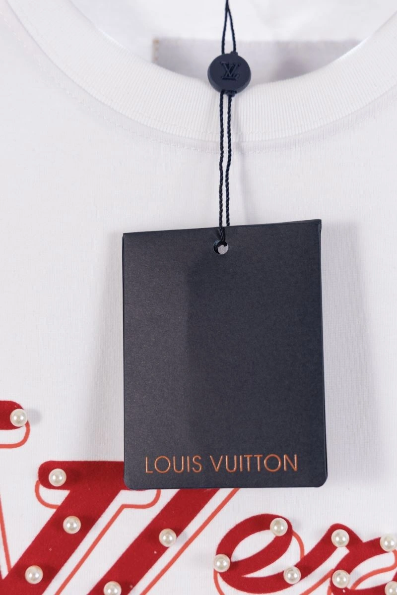 Louis Vuitton T-Shirts FashionForward 138379