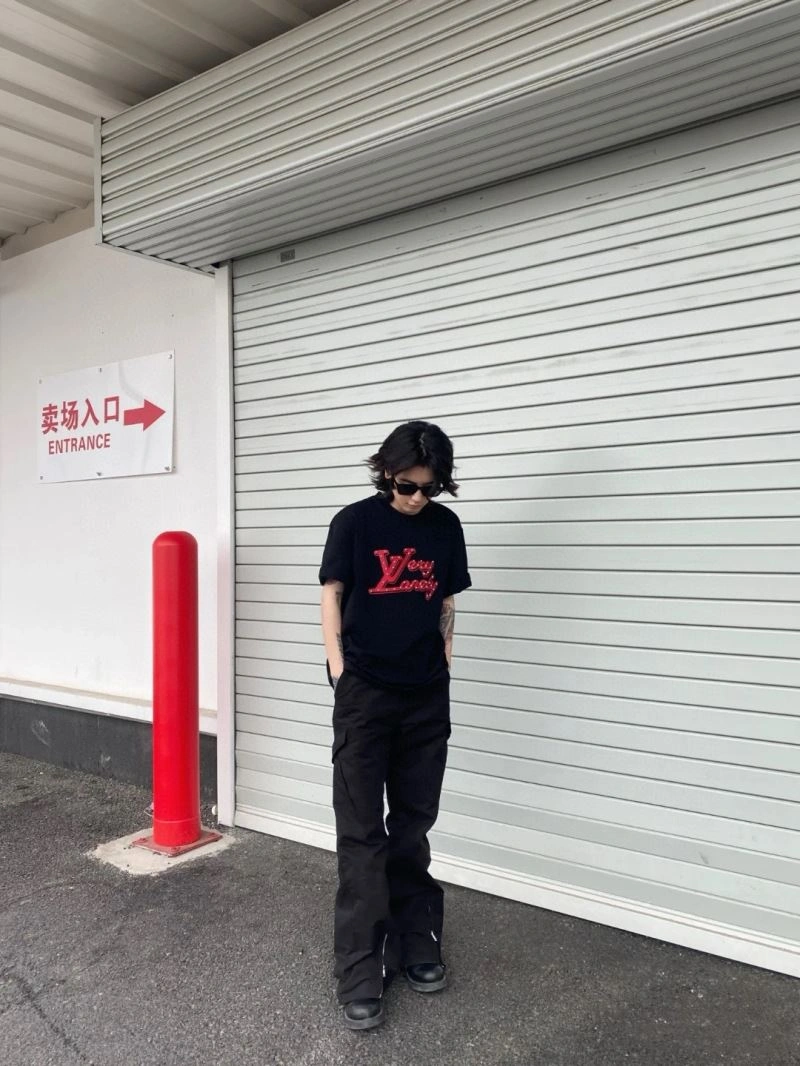 Louis Vuitton T-Shirts FashionForward 138379