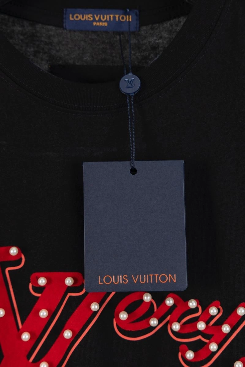 HighQuality Louis Vuitton T-Shirts 138378