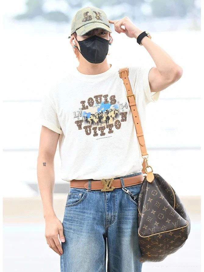 MoistureWicking Louis Vuitton T-Shirts 138376
