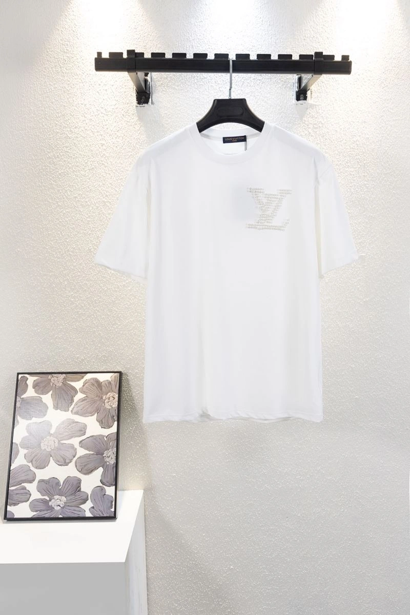 UrbanChic Louis Vuitton T-Shirts 138372