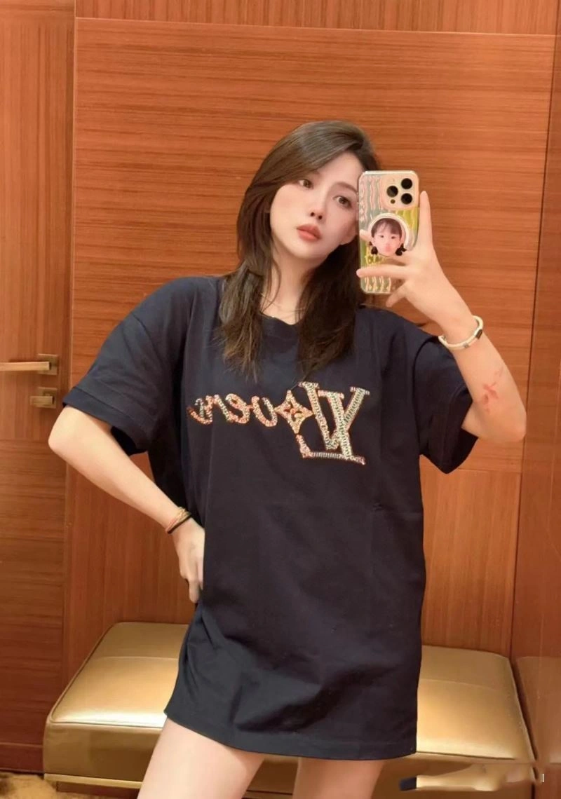 ModernLook Louis Vuitton T-Shirts 138369