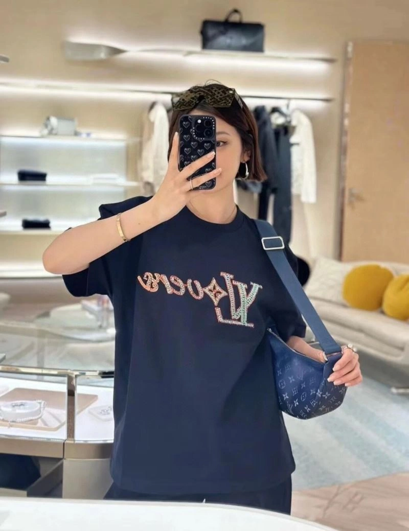 ModernLook Louis Vuitton T-Shirts 138369