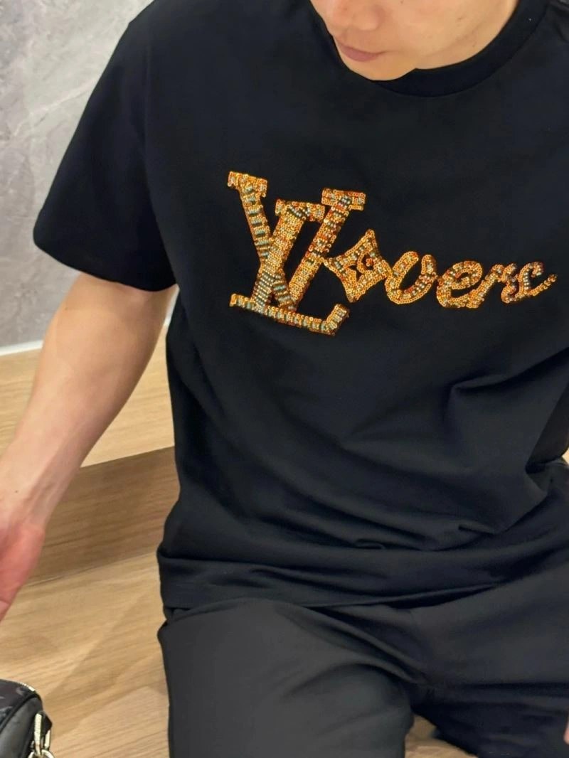 ModernLook Louis Vuitton T-Shirts 138369