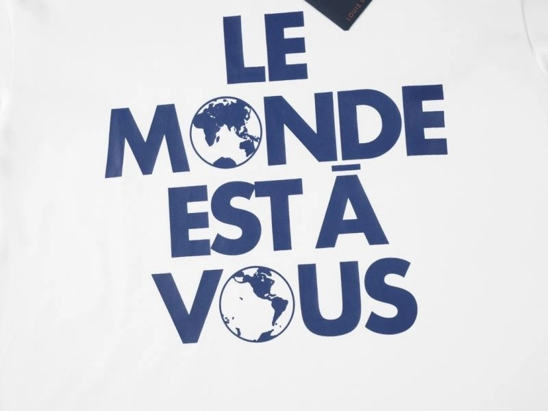 Bold Louis Vuitton T-Shirts 138368