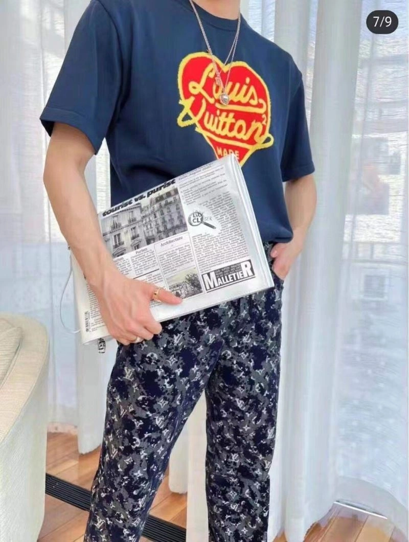 Contemporary Louis Vuitton T-Shirts 138361