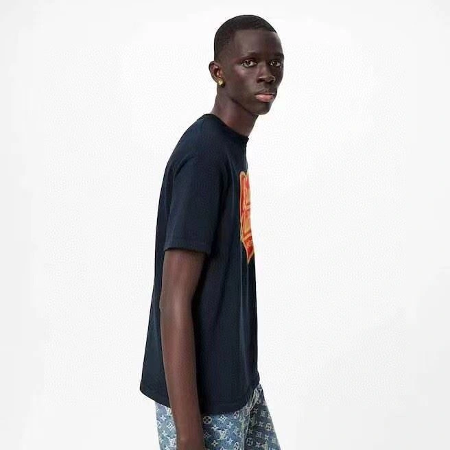 Contemporary Louis Vuitton T-Shirts 138361