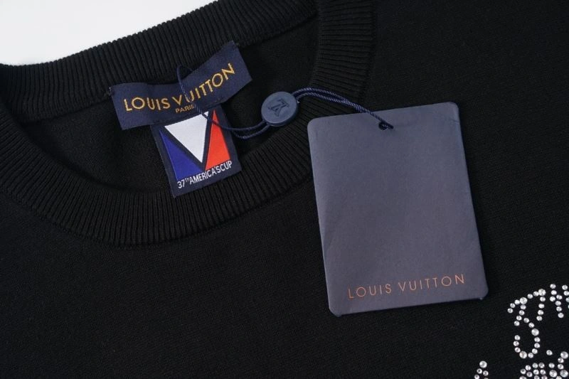 Louis Vuitton T-Shirts Casual 138358