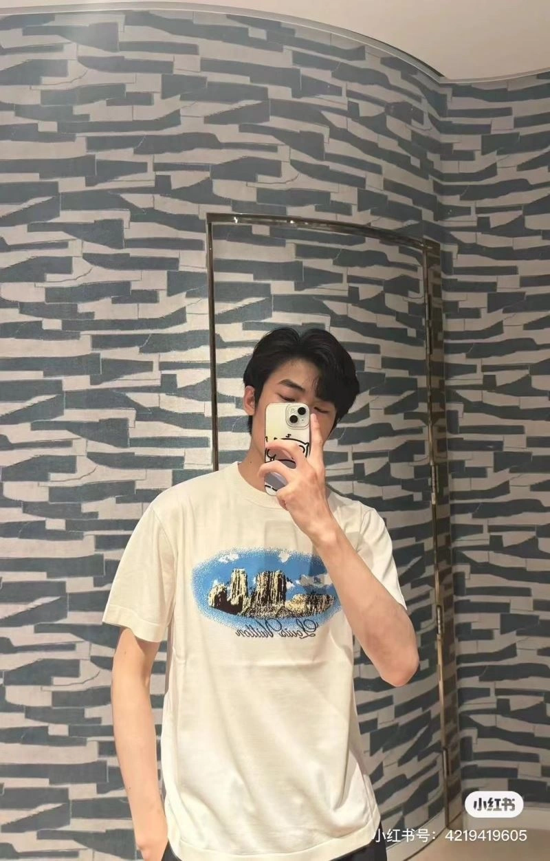 Louis Vuitton T-Shirts GoodFit 138366