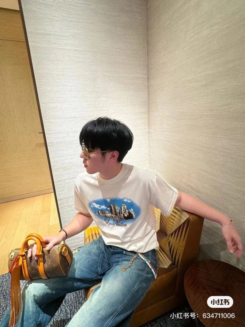 Louis Vuitton T-Shirts GoodFit 138366