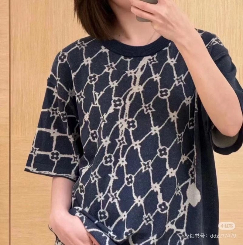 Stretchable Louis Vuitton T-Shirts 138354