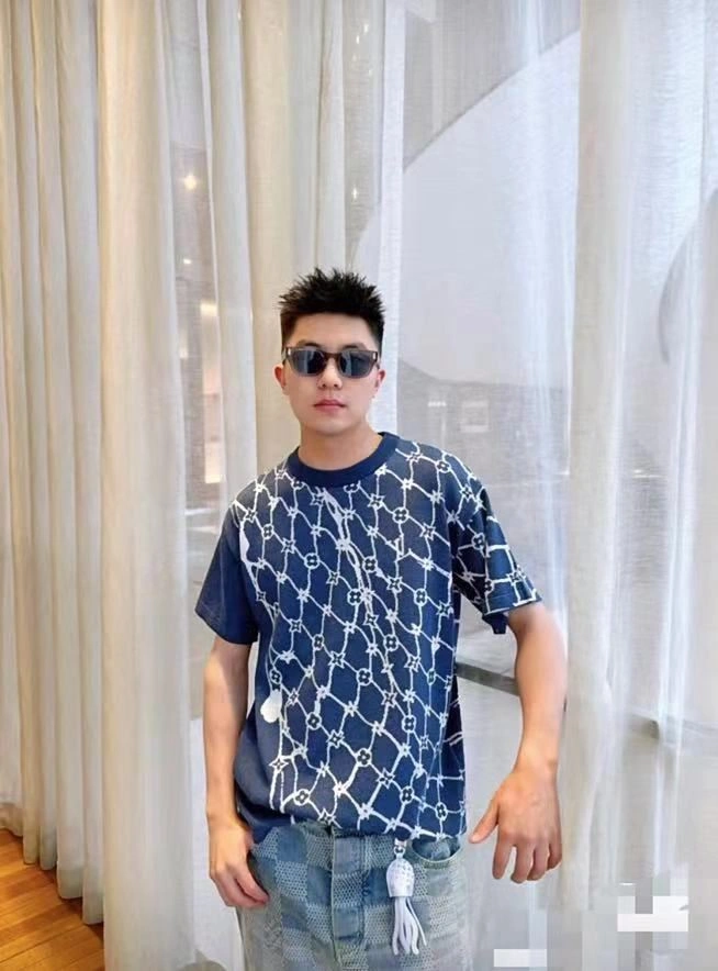 Stretchable Louis Vuitton T-Shirts 138354