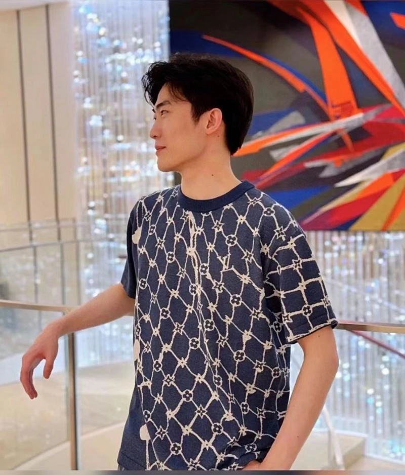 Stretchable Louis Vuitton T-Shirts 138354