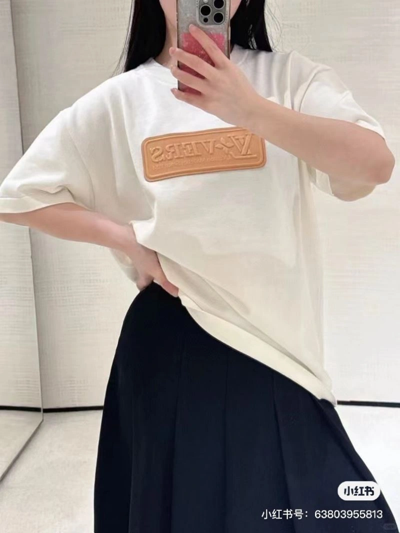 Louis Vuitton T-Shirts Lightweight 138364