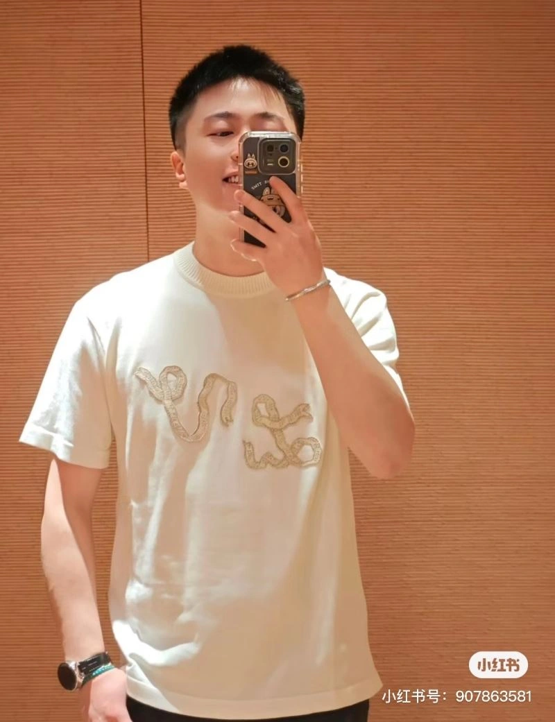 Louis Vuitton T-Shirts ZipUp 138367