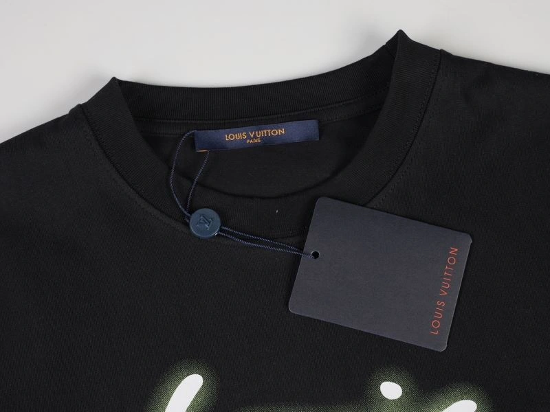 AllSeason Louis Vuitton T-Shirts 138357
