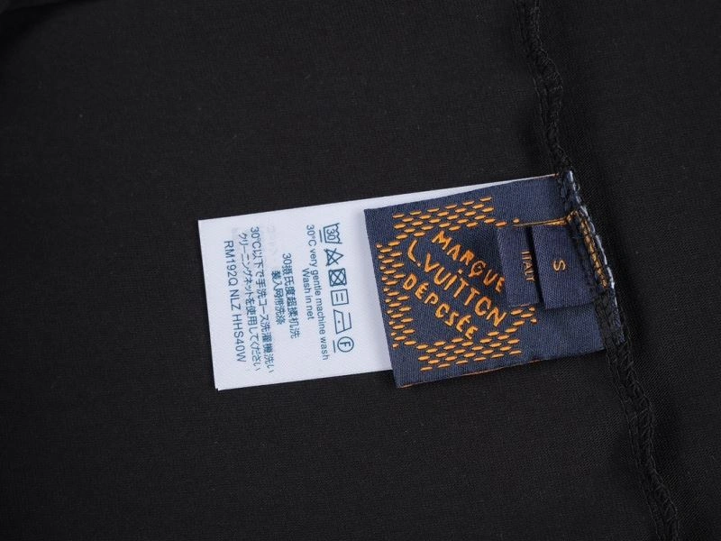AllSeason Louis Vuitton T-Shirts 138357