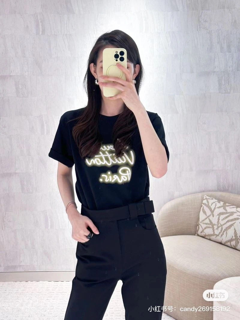 AllSeason Louis Vuitton T-Shirts 138357