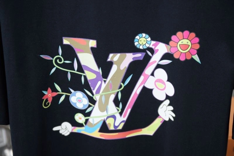 Sustainable Louis Vuitton T-Shirts 138345