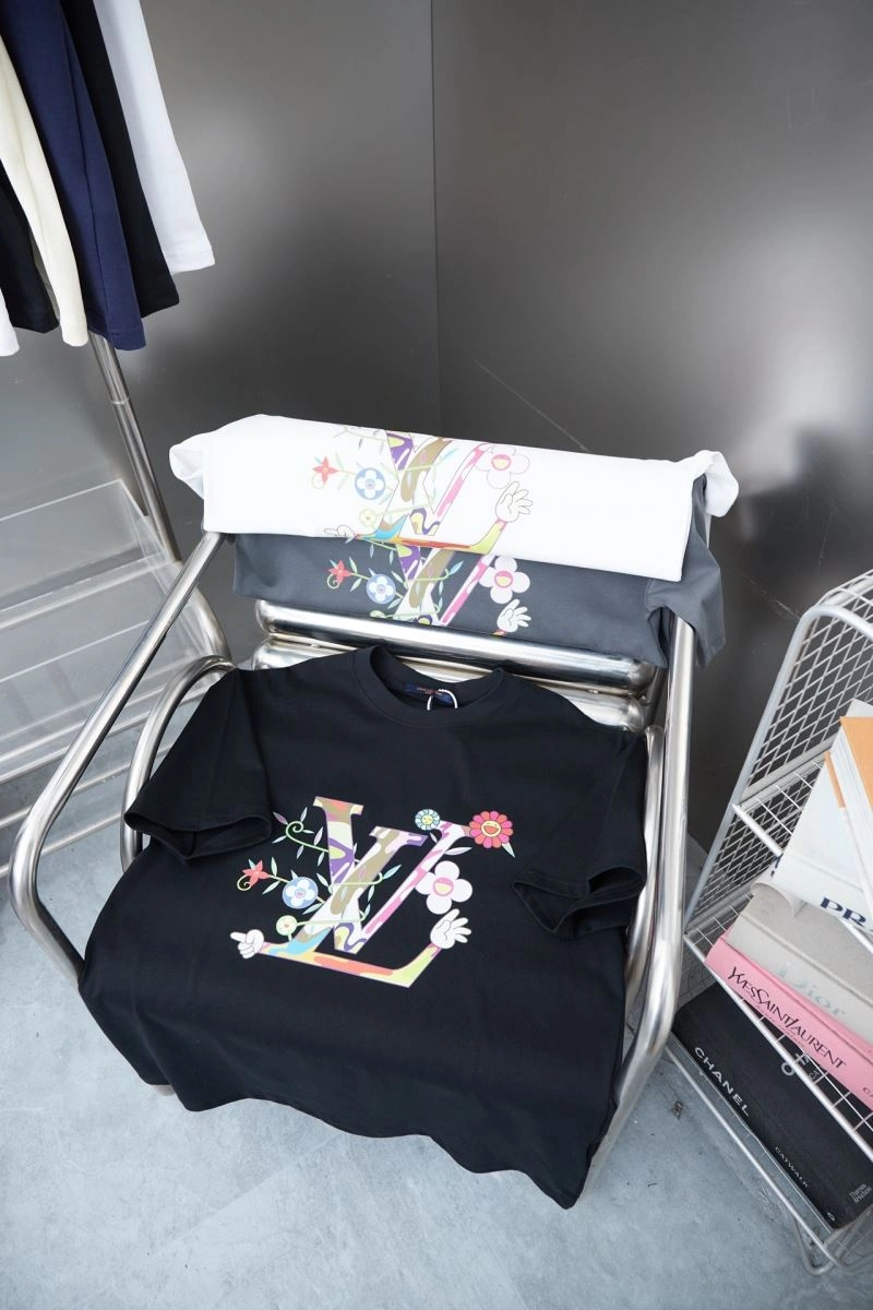 Sustainable Louis Vuitton T-Shirts 138345