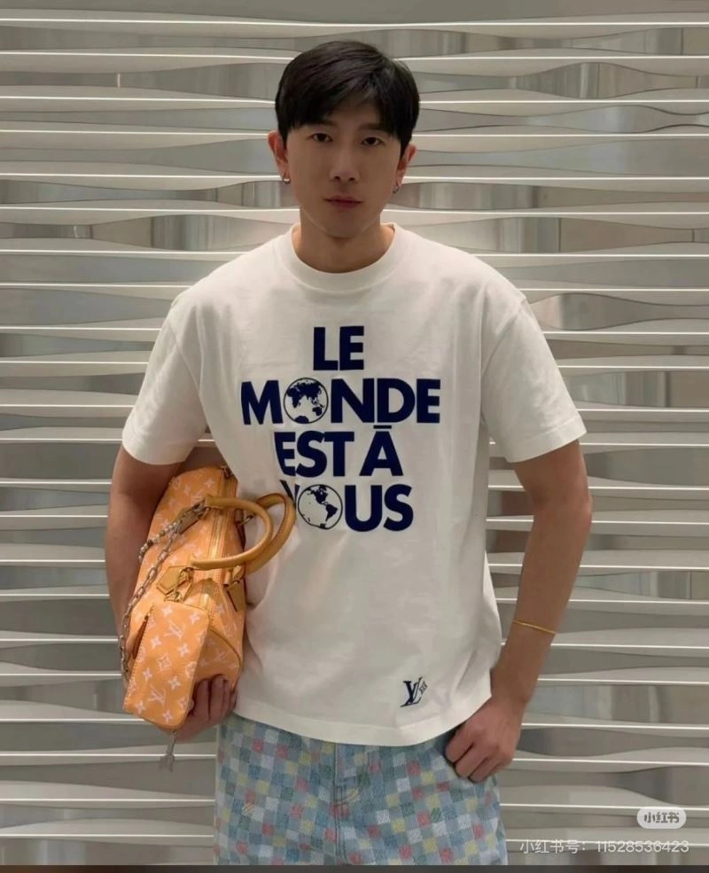 Louis Vuitton T-Shirts Stylish 138347
