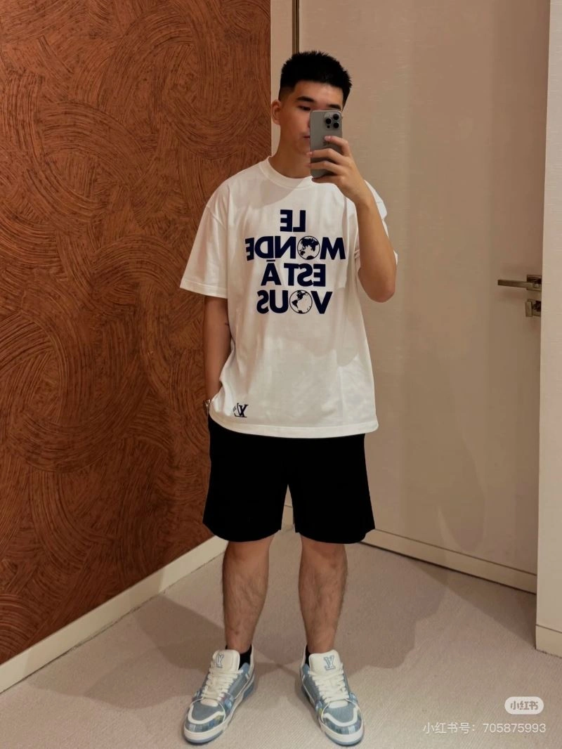 Louis Vuitton T-Shirts Stylish 138347