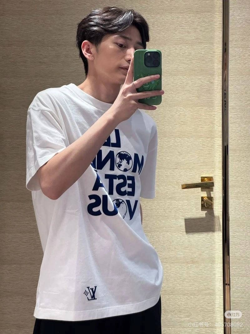 Louis Vuitton T-Shirts Stylish 138347