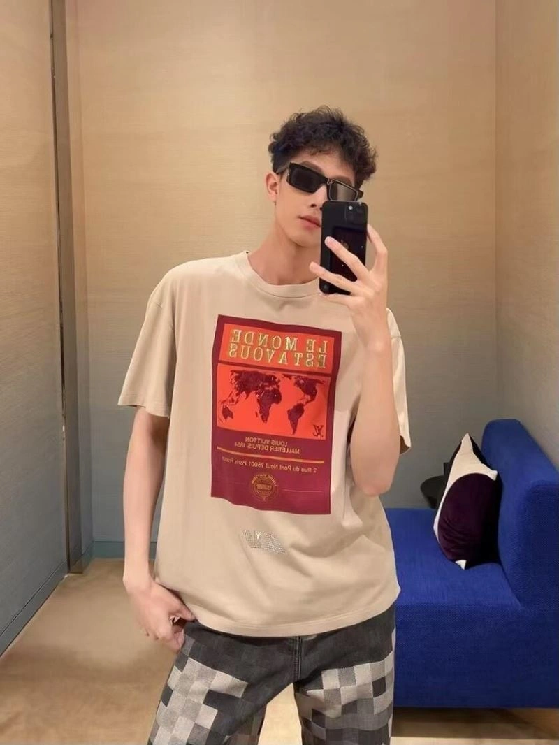 Premium Louis Vuitton T-Shirts 138342